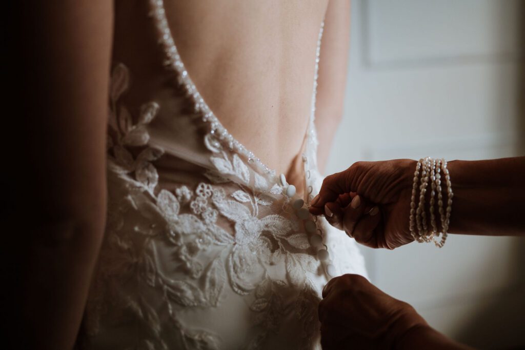 Wedding day timeline tips