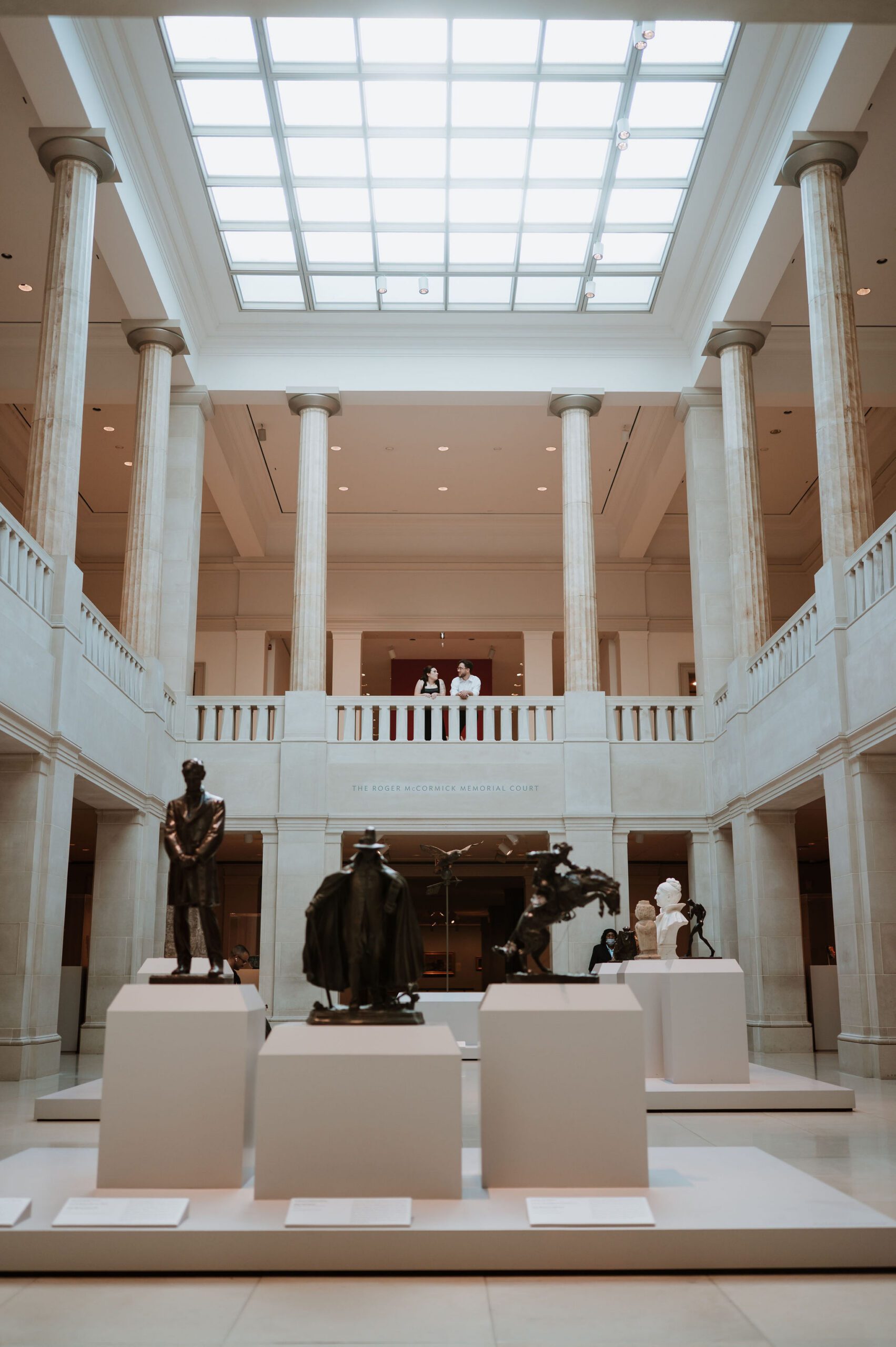 Wedding photo location at Art Institute Chicago columns and stairs
